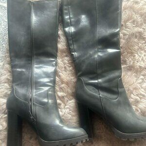 JustFab Gray Knee-High Boots – Size 8.5 Faux Leather